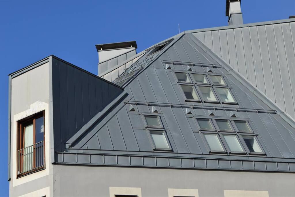 Luxury Apartment With A Balcony And View In Riga Old Town Экстерьер фото