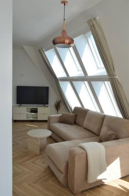 Luxury Apartment With A Balcony And View In Riga Old Town Экстерьер фото
