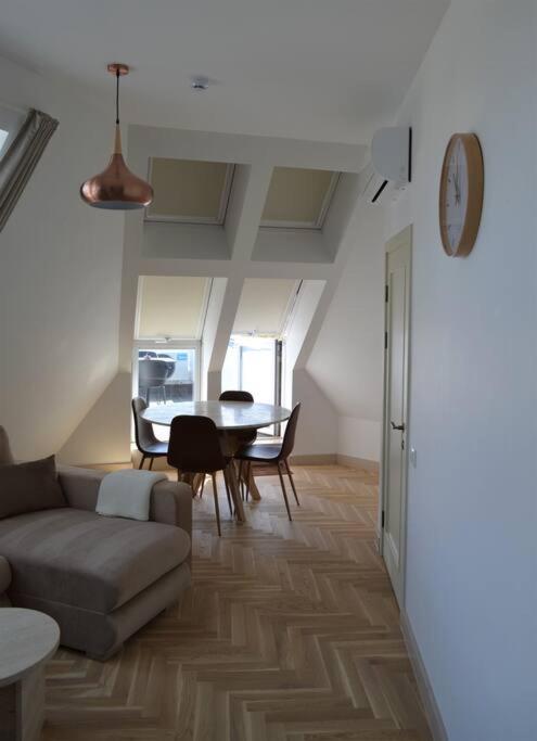 Luxury Apartment With A Balcony And View In Riga Old Town Экстерьер фото