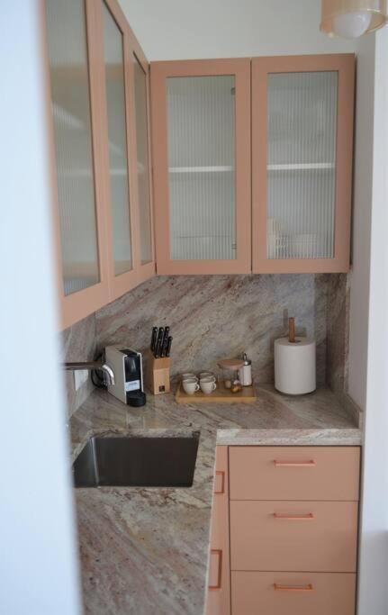 Luxury Apartment With A Balcony And View In Riga Old Town Экстерьер фото
