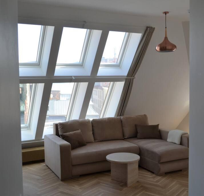 Luxury Apartment With A Balcony And View In Riga Old Town Экстерьер фото